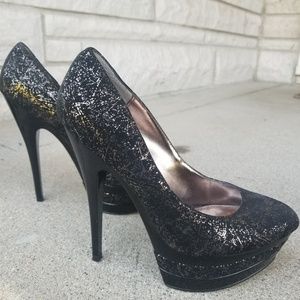 Bakers brand black with gold shimmer heels 🖤